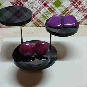 Two Pair of Vintage Fashion Costume Jewelry Metal & Plastic Purple Earrings #73W